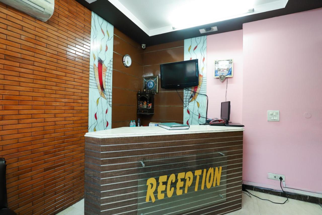 Hotel O J P Inn Near Patel Nagar Metro Station Ню Делхи Екстериор снимка