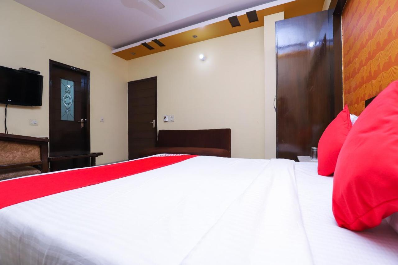 Hotel O J P Inn Near Patel Nagar Metro Station Ню Делхи Екстериор снимка