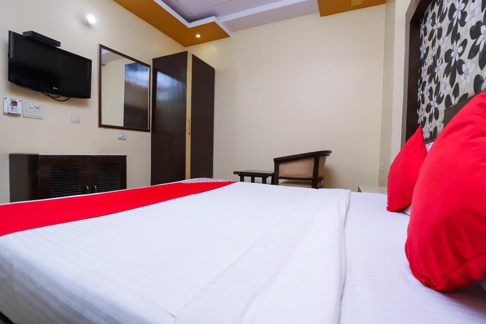 Hotel O J P Inn Near Patel Nagar Metro Station Ню Делхи Екстериор снимка