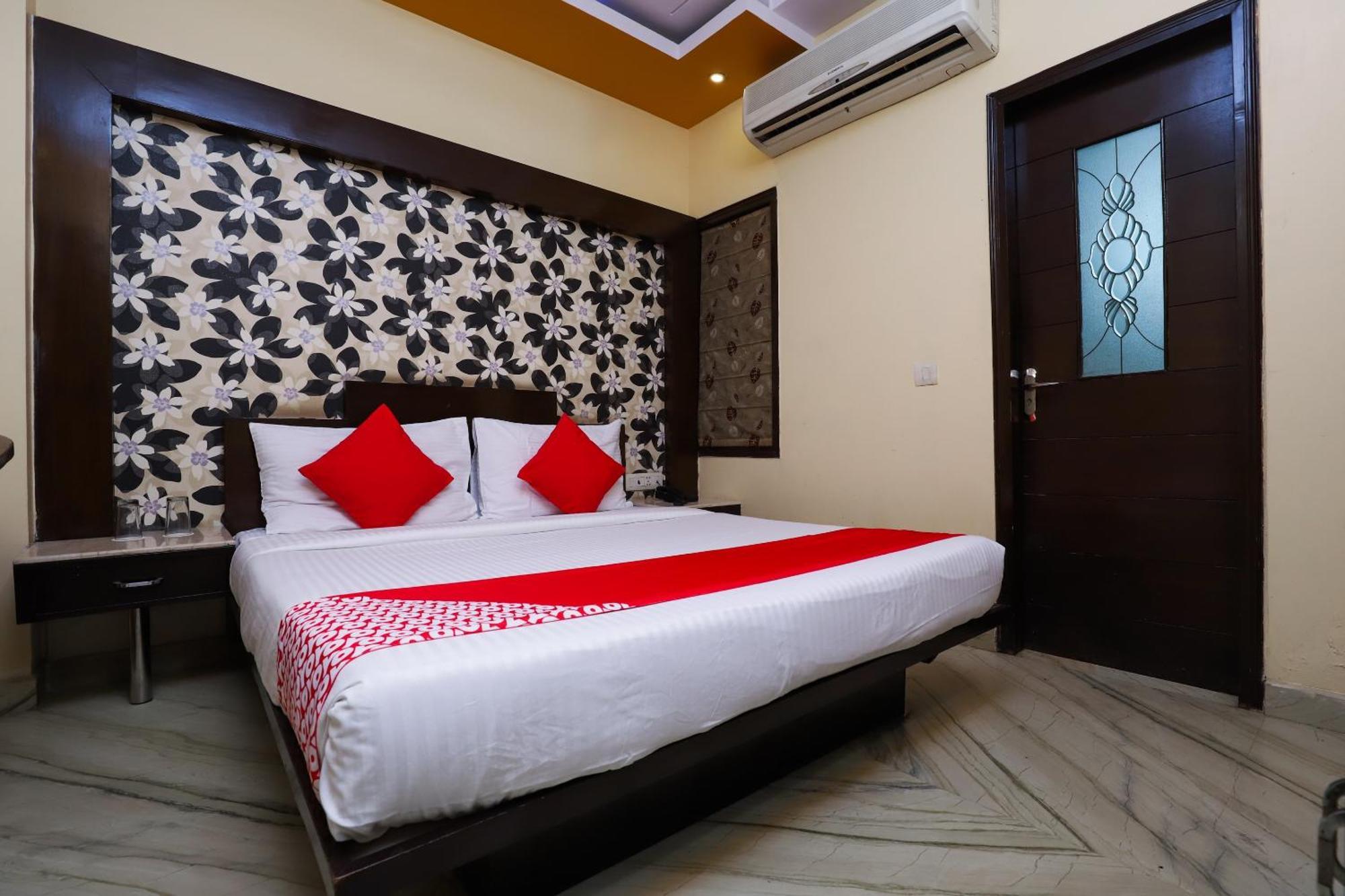 Hotel O J P Inn Near Patel Nagar Metro Station Ню Делхи Екстериор снимка