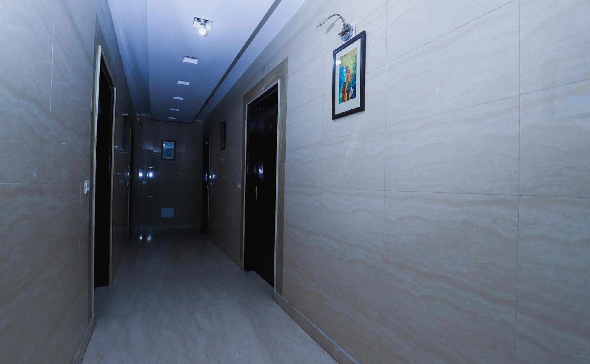 Hotel O J P Inn Near Patel Nagar Metro Station Ню Делхи Екстериор снимка