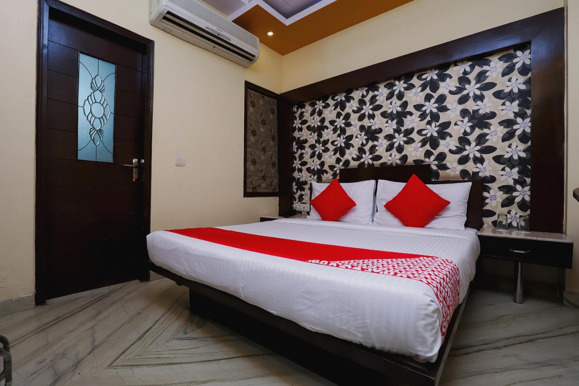 Hotel O J P Inn Near Patel Nagar Metro Station Ню Делхи Екстериор снимка
